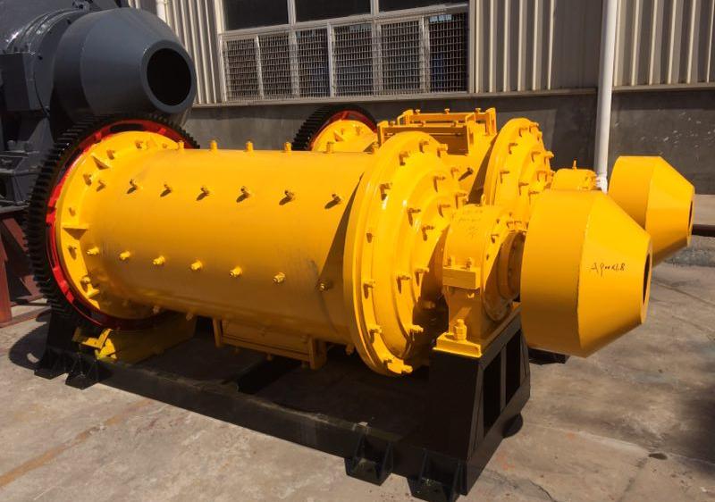 How does a ball mill grind